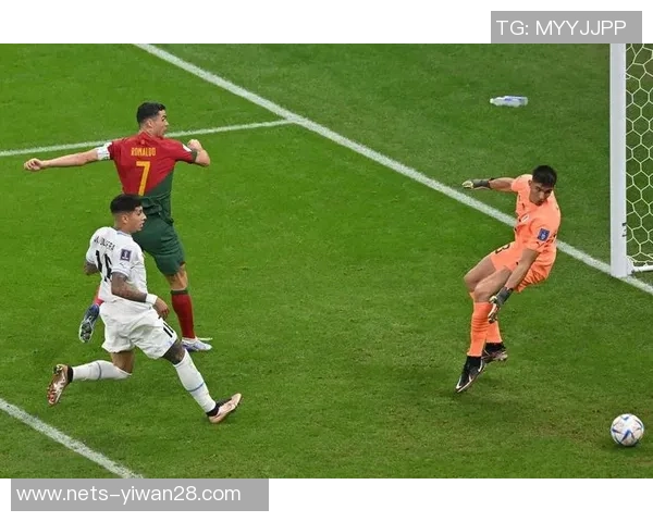 札幌冈与广岛三箭激战正酣球迷期待精彩对决与精彩进球